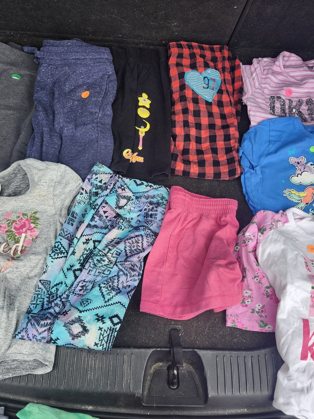 Lot Of 22 Pieces Of Girls Sz 7/8 All Seasons Clothing